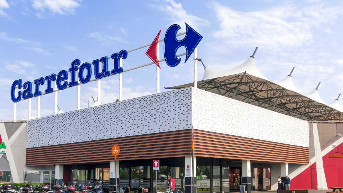 Carrefour sells six shopping centres in Spain for €100M