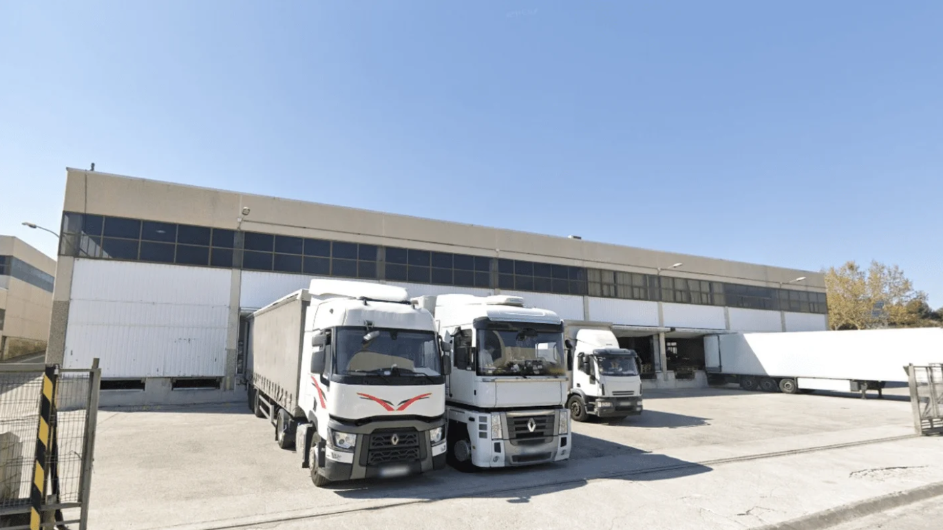 Transportes Cargo rents a 2,310 sqm logistics warehouse in Barberà del Vallès
