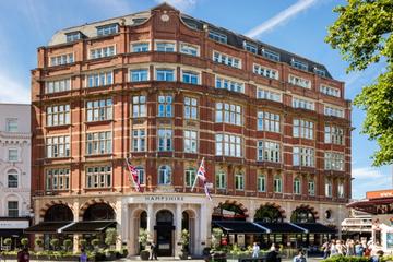 Starwood Capital buys 10 hotels in the UK for €930M